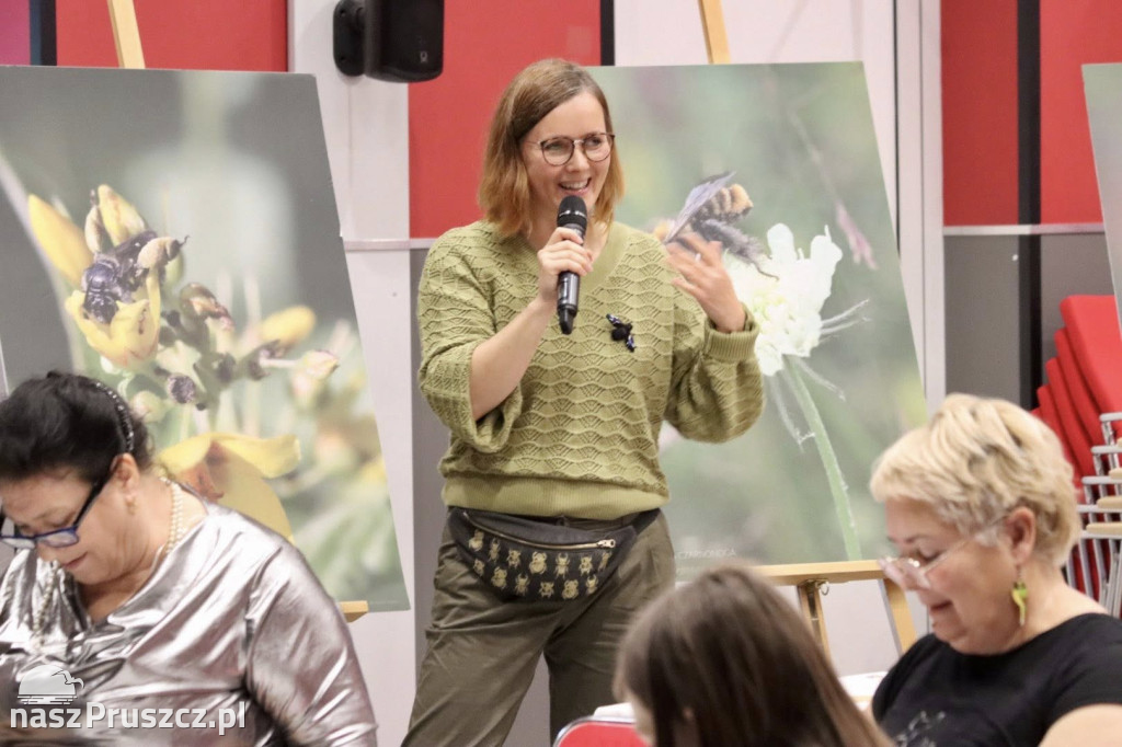 Kolbudy: Wyszywali obrus i rozmawiali o roli dzikich pszczół