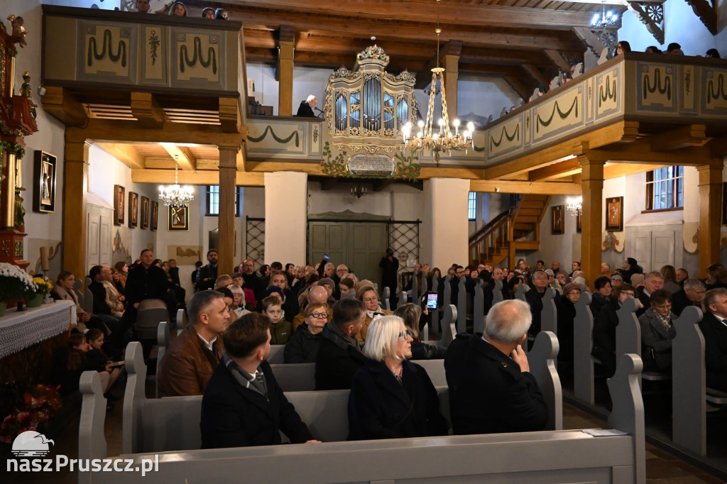 Zabytkowe organy z 1787 roku znów rozbrzmiały w kościele w Różynach