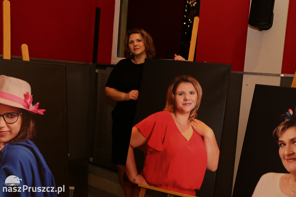 Mama w centrum uwagi: wyjątkowy wernisaż w Kolbudach