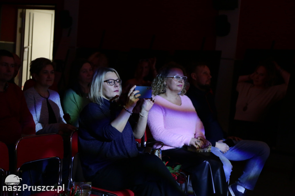 Mama w centrum uwagi: wyjątkowy wernisaż w Kolbudach