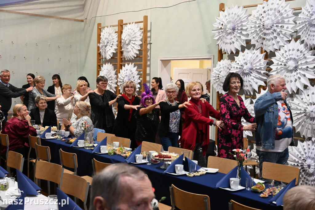 Seniorzy świętowali Nowy Rok i Dzień Babci i Dziadka w Pszczółkach