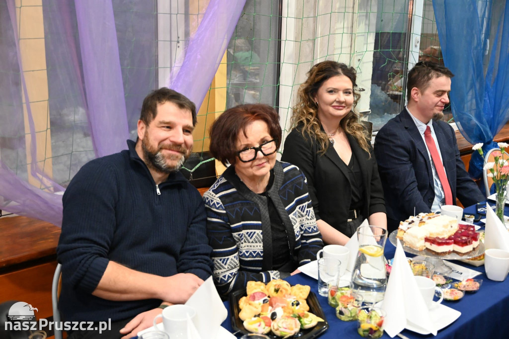 Seniorzy świętowali Nowy Rok i Dzień Babci i Dziadka w Pszczółkach