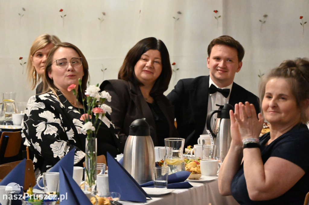 Seniorzy świętowali Nowy Rok i Dzień Babci i Dziadka w Pszczółkach
