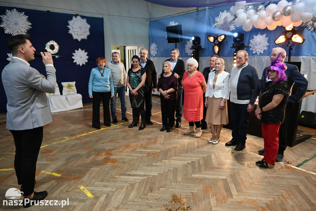 Seniorzy świętowali Nowy Rok i Dzień Babci i Dziadka w Pszczółkach