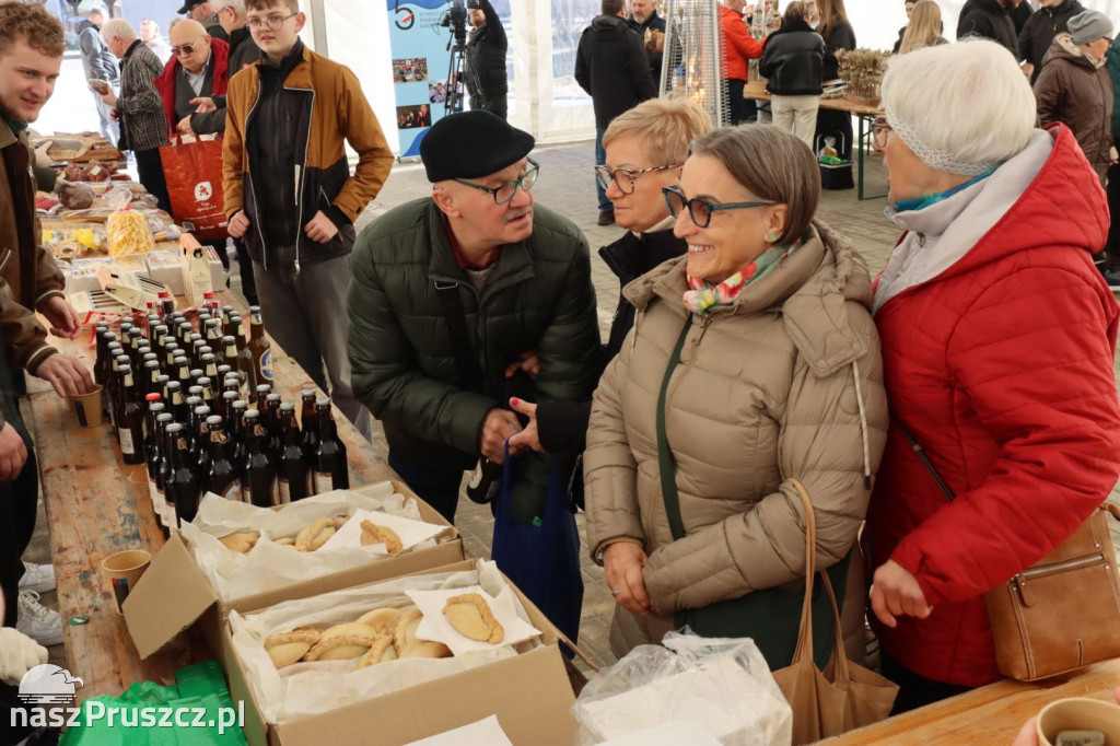 638 kilometrów, które łączą. Tablica dla Niemenczyna odsłonięta w Kolbudach