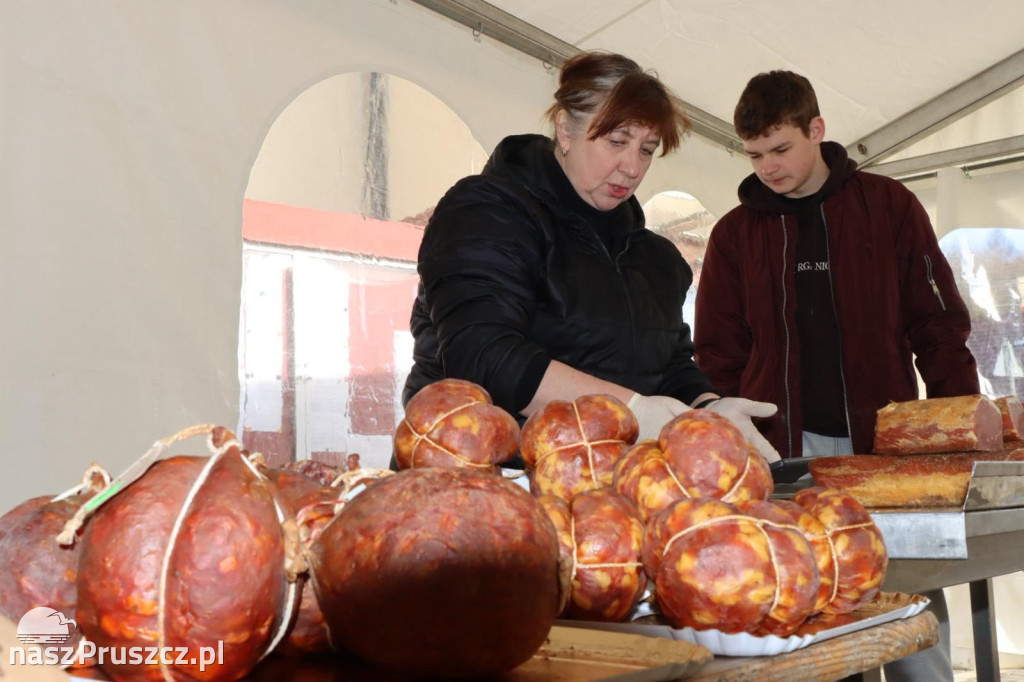 638 kilometrów, które łączą. Tablica dla Niemenczyna odsłonięta w Kolbudach