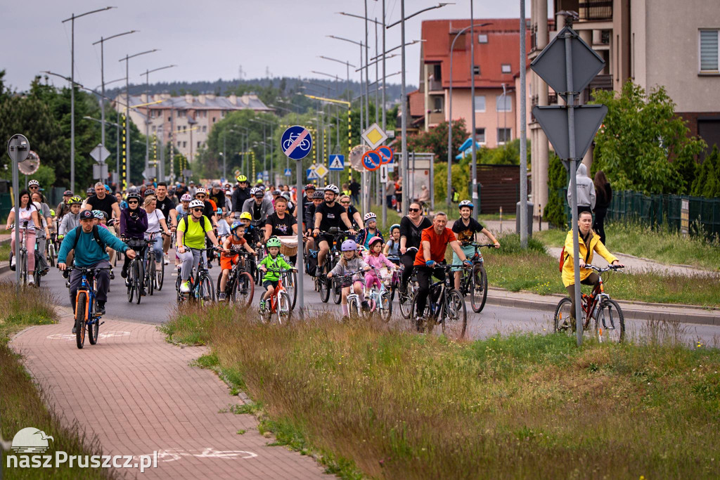 Rowerami przez Pruszcz Gdański. Rodzinny przejazd i piknik z okazji Dnia Dziecka