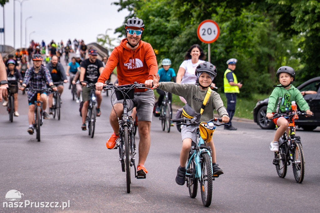 Rowerami przez Pruszcz Gdański. Rodzinny przejazd i piknik z okazji Dnia Dziecka