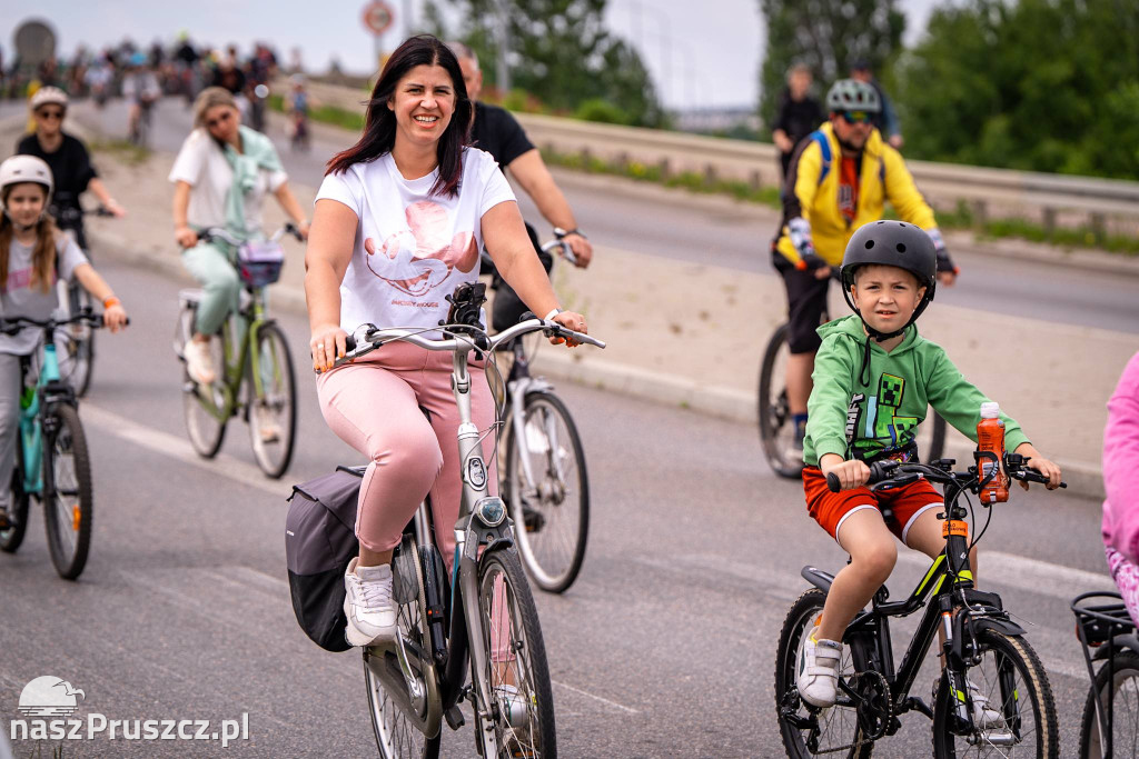 Rowerami przez Pruszcz Gdański. Rodzinny przejazd i piknik z okazji Dnia Dziecka