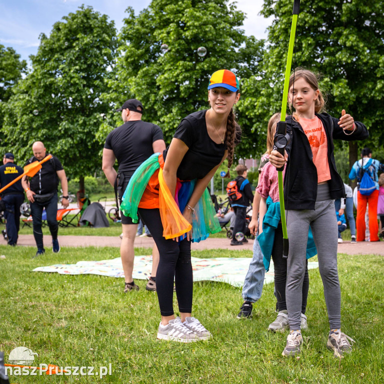 Rowerami przez Pruszcz Gdański. Rodzinny przejazd i piknik z okazji Dnia Dziecka