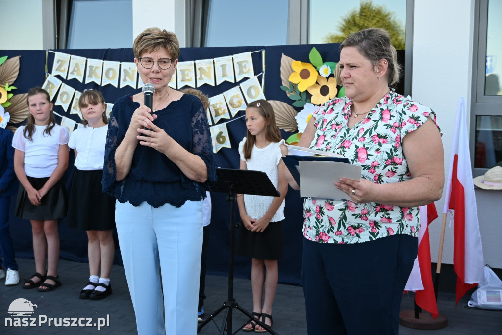Szkolne dzwonki umilkły. W gminie Pszczółki rozpoczęły się wakacje