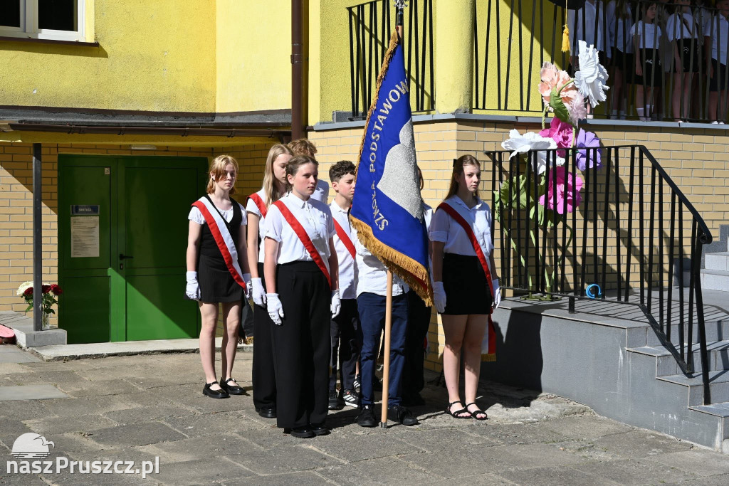 Szkolne dzwonki umilkły. W gminie Pszczółki rozpoczęły się wakacje