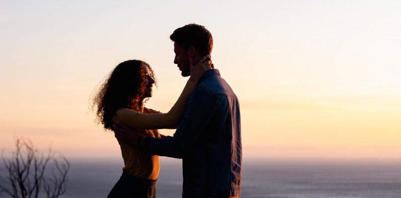 Czy poznawanie ludzi w internecie stało się standardem?