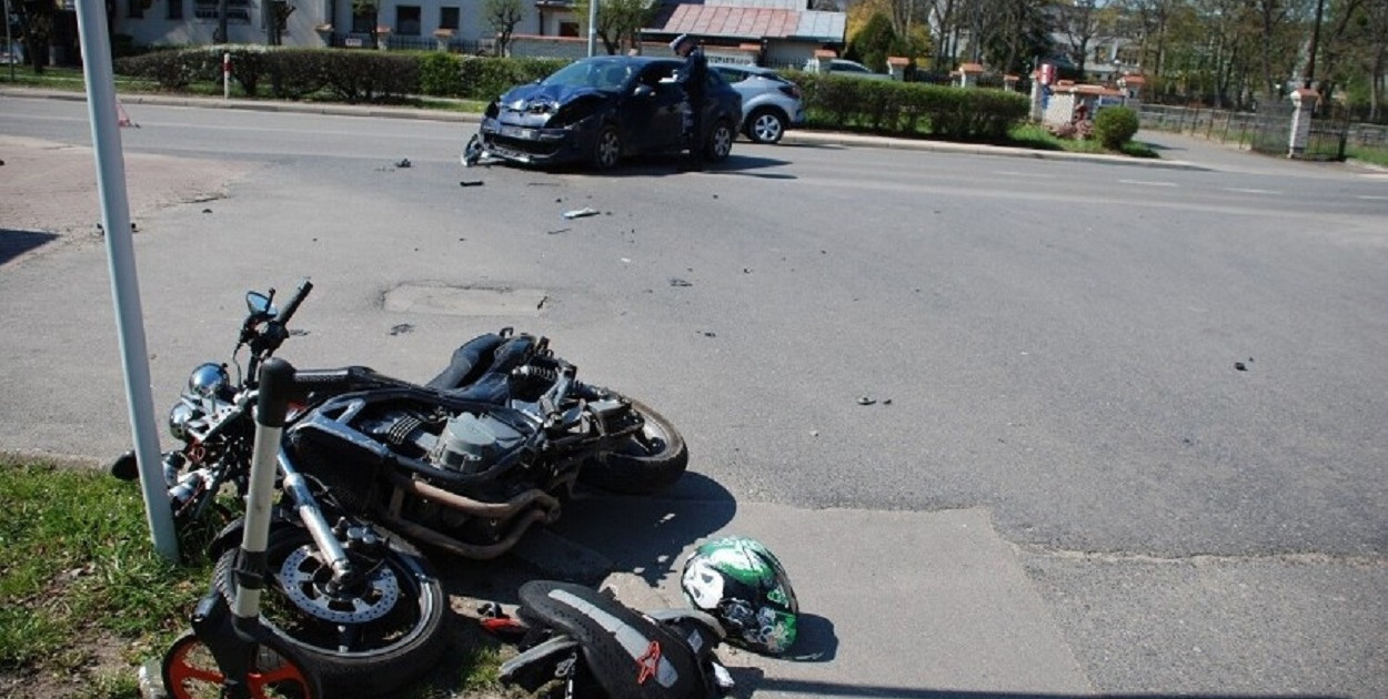 Pruszcz Gdański: Wypadek z udziałem motocyklisty w centrum miasta