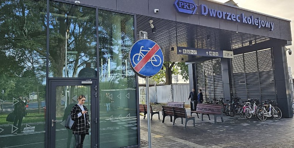 Pruszcz Gdański: Dworzec nowy, ale biletu w kasie nie kupisz