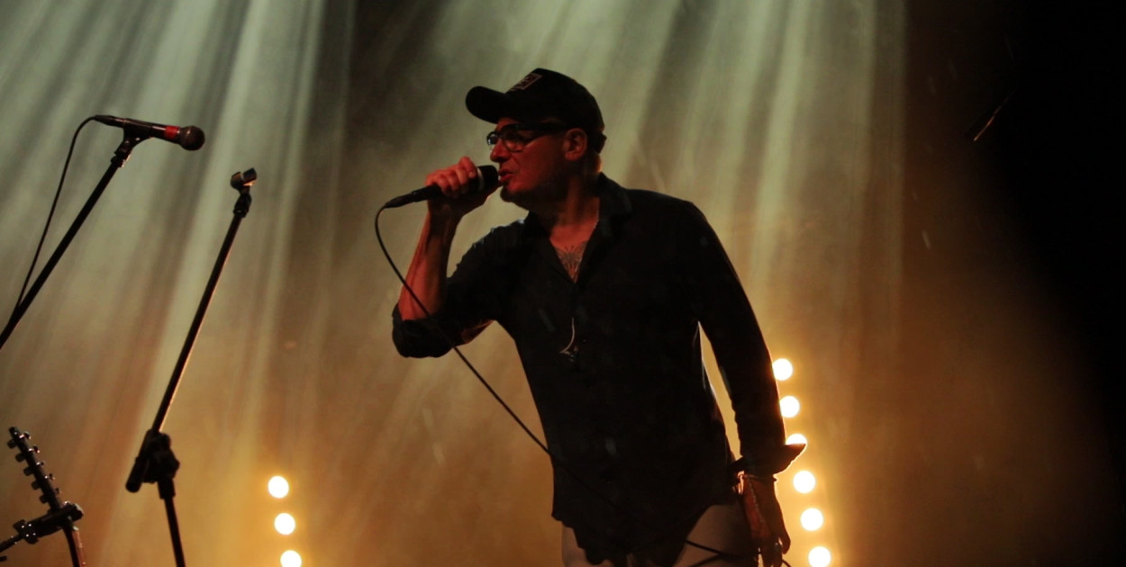 Pruszcz Gdański: Spięty - lider Lao Che wystąpił w pruszczańskim amfiteatrze