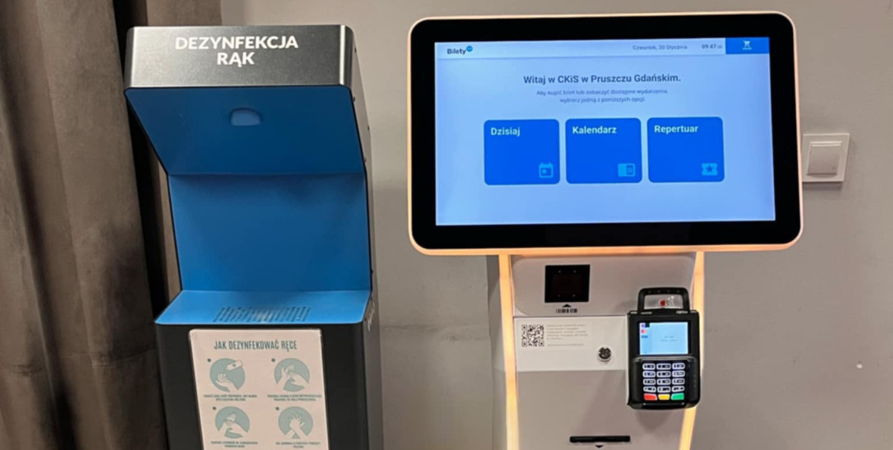 Kino na Bursztynowym Szlaku idzie z duchem czasu. W holu stanął biletomat