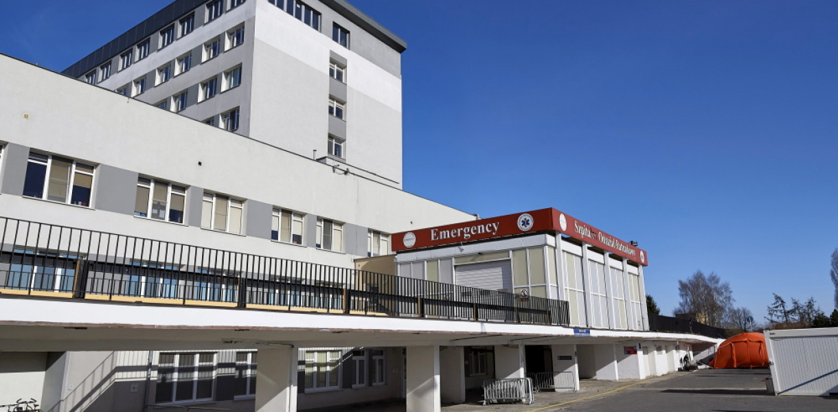 Lekarze z Gdańska usunęli pacjentce guza jajnika przez narządy rozrodcze