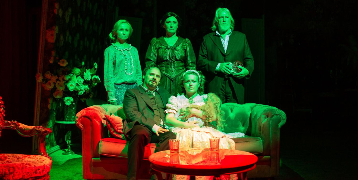 www.teatrwybrzeze.pl