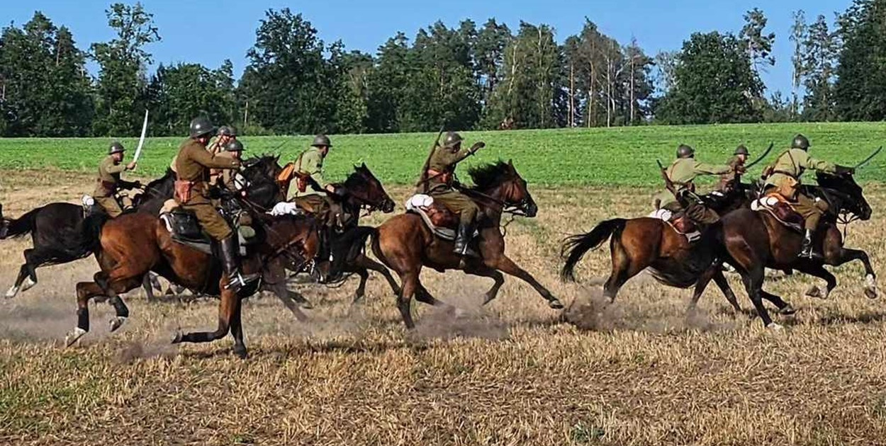 Facebook/Szwadron Kawalerii im. Pułku 4 Ułanów Zaniemeńskich 