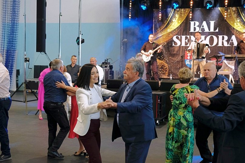 Bal Seniora w Cedrach Wielkich