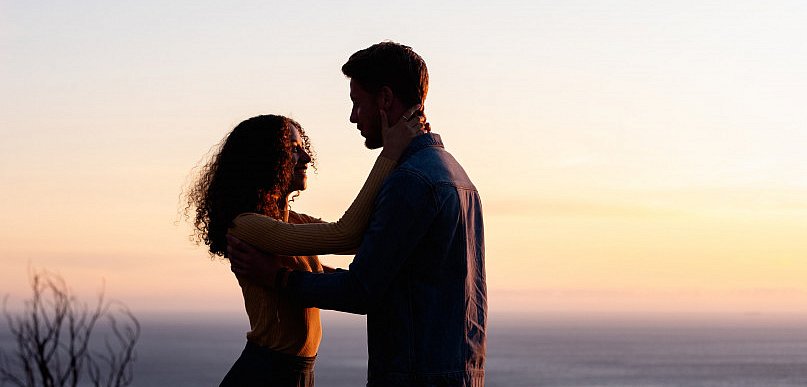 Czy poznawanie ludzi w internecie stało się standardem?