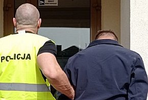 Pruszcz Gdański: 38-latek próbował wręczyć łapówkę policjantom-11023
