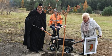 Pamięć w dąb zaklęta. W Postołowie uczczono pamięć bohatera wojennego-15659