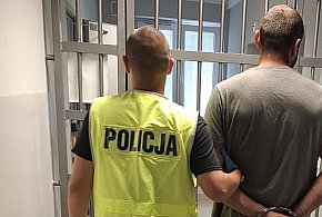 Policjanci z Pszczółek zatrzymali poszukiwanego 31-latka z Trąbek Wielkich-20070