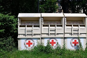 Stały w całej Polsce. Dziś kontenery PCK znikają z ulic-20664