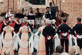 Steblewo – ruiny kościoła ożyły dzięki muzyce i wspólnej inicjatywie-20898