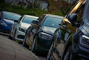 Tysiące samochodów idą pod młotek. Można je mieć za pół ceny-20937