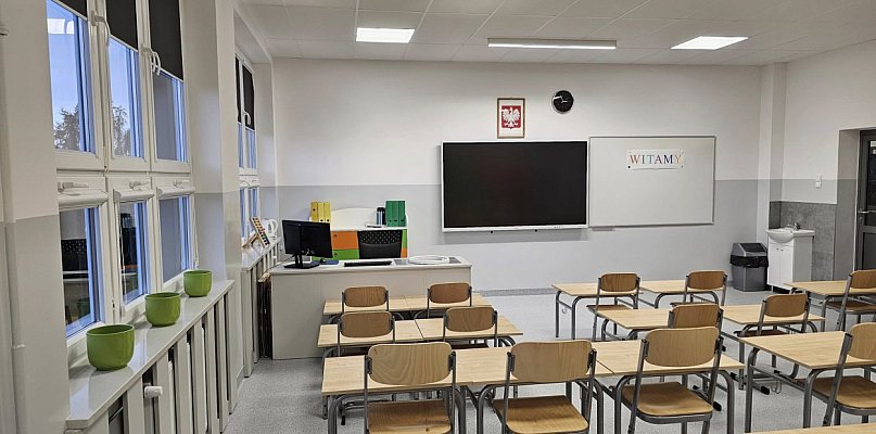 Wakacyjna metamorfoza szkoły – dzieci wracają do odmienionych sal i holu - 21017