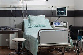 Lek wycofany z powodu zanieczyszczeń. W środku znaleziono fragmenty szkła-22233