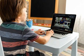 Popularni influencerzy mogą mieć kłopoty. Treści dla dzieci budzą kontrowersje-22650