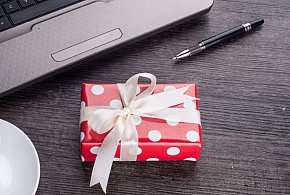 Świąteczna paczka może stać się problemem. Skarbówka patrzy z ukrycia-23039