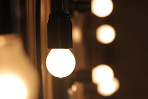 Rachunki za prąd pójdą w dół. Rząd usuwa opłatę doliczaną od lat-23052