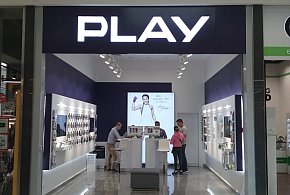 Potężna kara dla Play. Sieć ma zwrócić klientom pobrane środki-23345