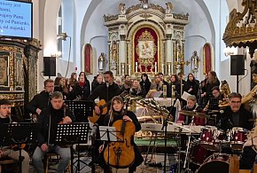 Trąbki Wielkie: Świąteczny koncert ze Skaldami w tle-23830