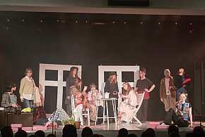 Teatralny wieczór w gminie Kolbudy. Brawa młodych aktorów!