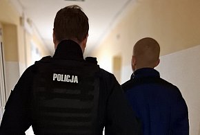 Policjanci z Kolbud zatrzymali kierowcę z narkotykami i bez uprawnień