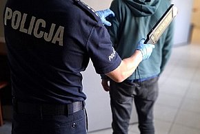 Nerwowe zachowanie ich zdradziło. Trzy zatrzymania za narkotykami w Pruszczu