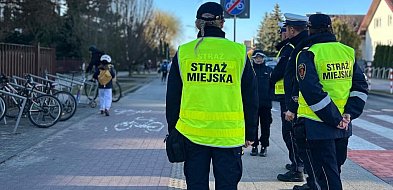 Policjanci i strażnicy miejscy we wspólnej akcji. Sprawdzali rowery i hulajnogi
