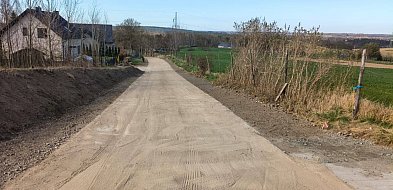 Gm. Trąbki Wielkie: Zła Wieś z nową drogą – zakończono drugi etap inwestycji