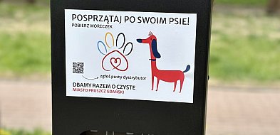 Darmowe woreczki dla właścicieli psów. Gdzie powinny stanąć kolejne dystrybutory?
