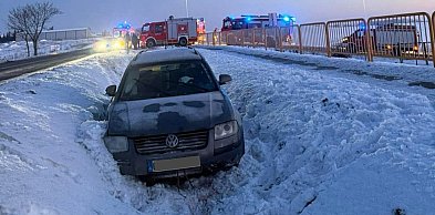 Gmina Pruszcz Gdański: Wypadek w Jagatowie. Samochód wylądował w przydrożnym rowie