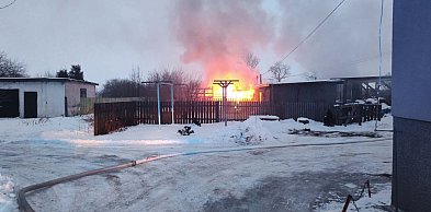 Gm. Pszczółki: Pożar garażu w Różynach
