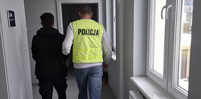 Pruszcz Gd.: 32-latek zatrzymany za jazdę bez uprawnień i niezapłacone grzywny