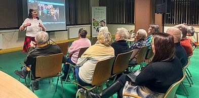 Miłość za maską – o relacjach i emocjach podczas spotkania w bibliotece