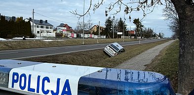 Nietrzeźwy kierowca wjechał do rowu w Różynach. Miał przy sobie narkotyki